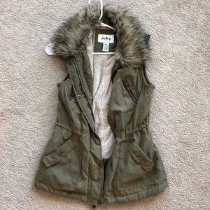 Day trip vest